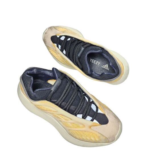 Yeezy X Adidas - Picture 4 of 11